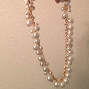 Pearl necklace and bracelet set